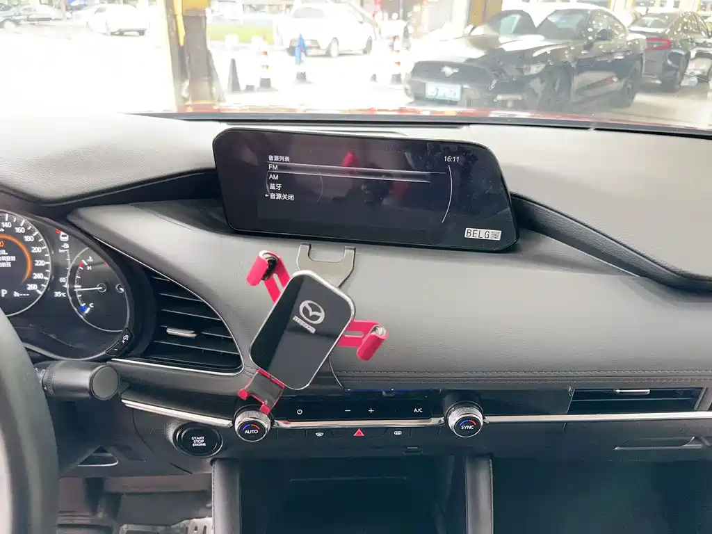 Mazda 3 Axela — миниатюра 18
