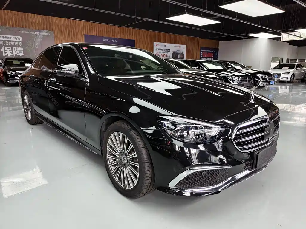 Mercedes-Benz E-Class — миниатюра 3