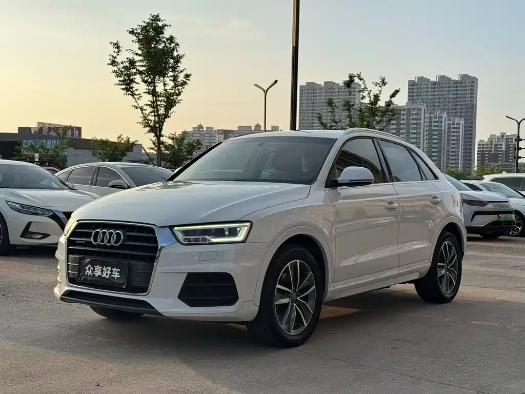 Купить Audi Q3