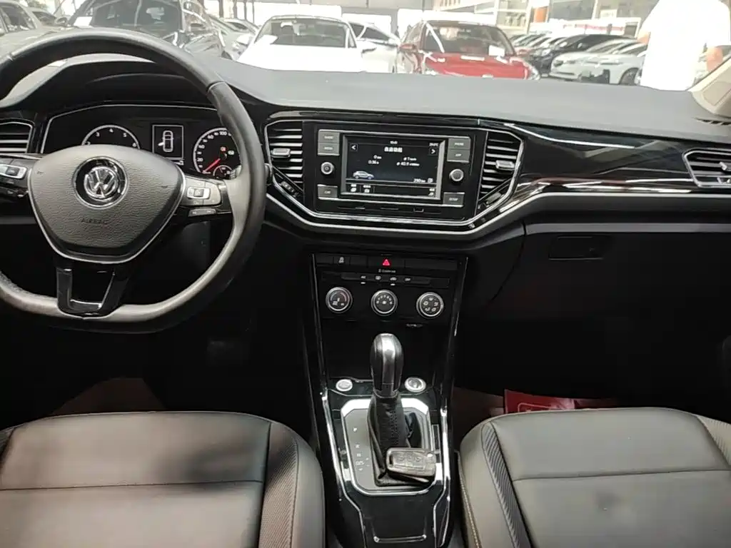 Volkswagen T-Roc — миниатюра 14