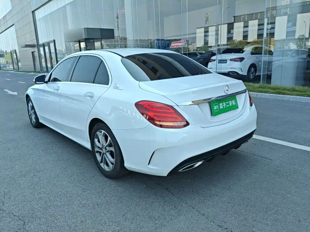 Mercedes-Benz C-Class — миниатюра 5