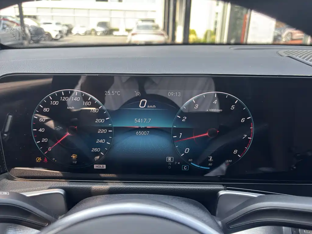 Mercedes-Benz GLB — миниатюра 12