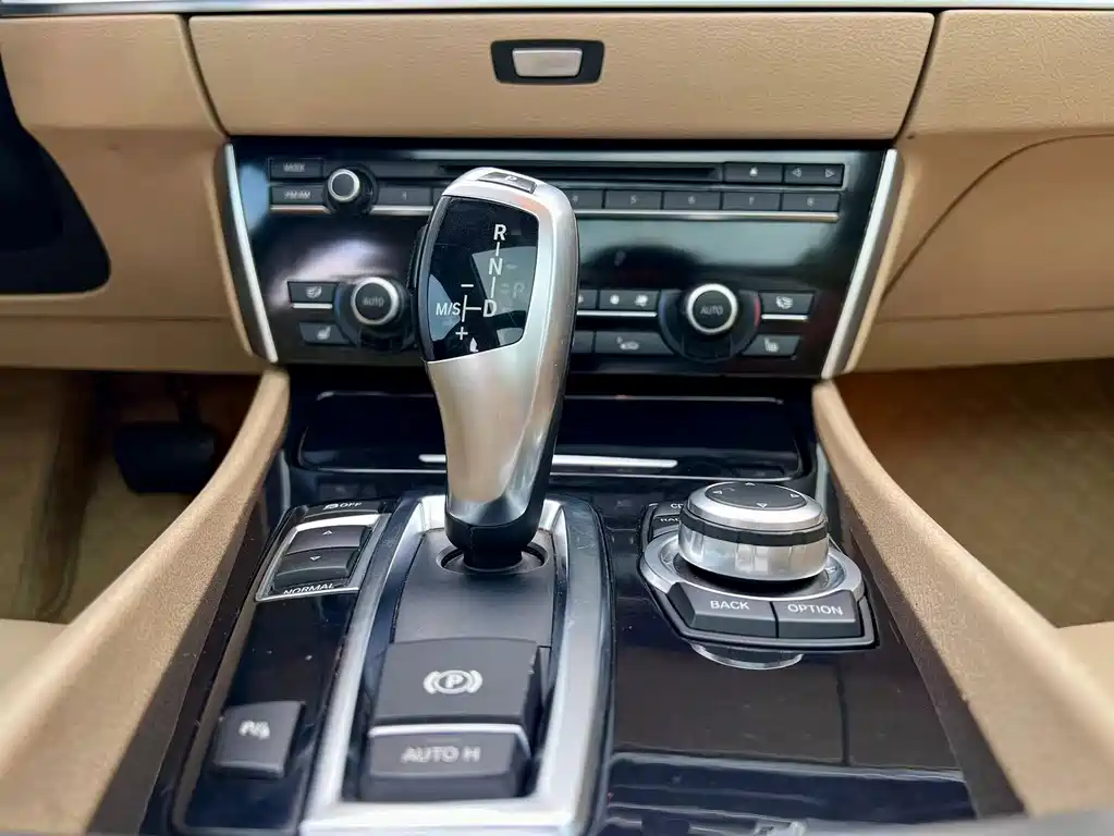 BMW 5 Series GT — миниатюра 14