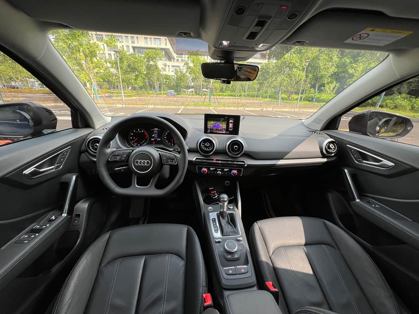 Audi Q2L 1.4 л 2021 г. Серебристо-серый, пробег 14000 км