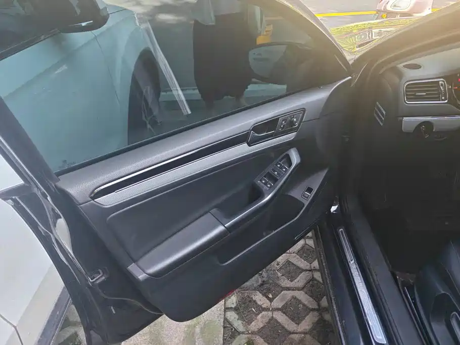 Volkswagen Sagitar — миниатюра 7