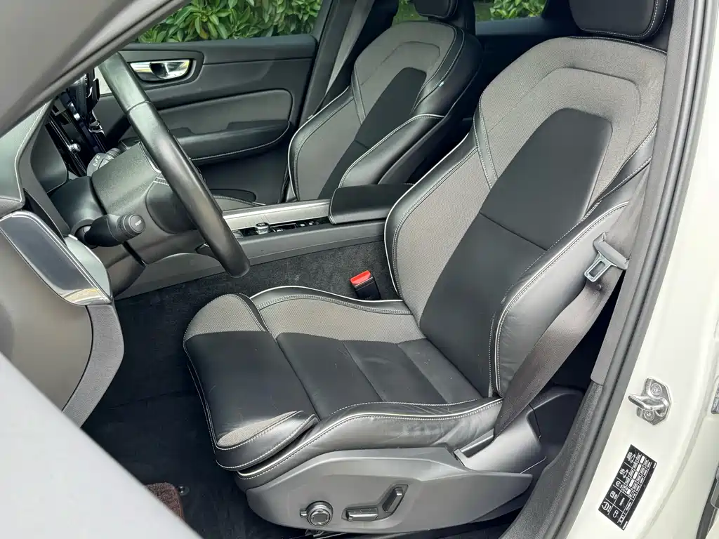 Volvo XC60 — миниатюра 10