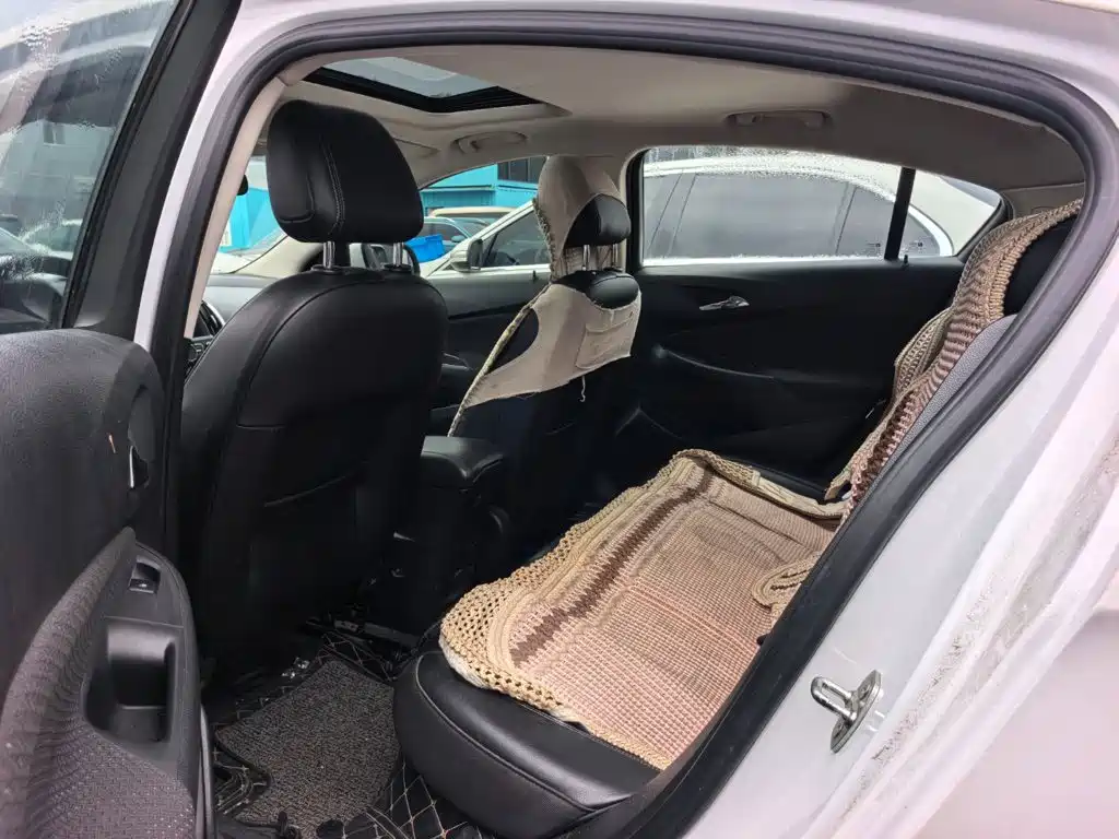 Chevrolet Cruze — миниатюра 8