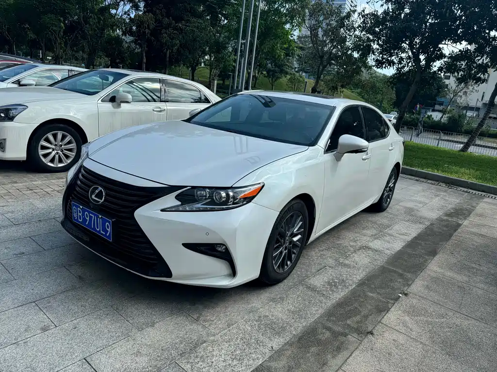 Lexus ES — миниатюра 2