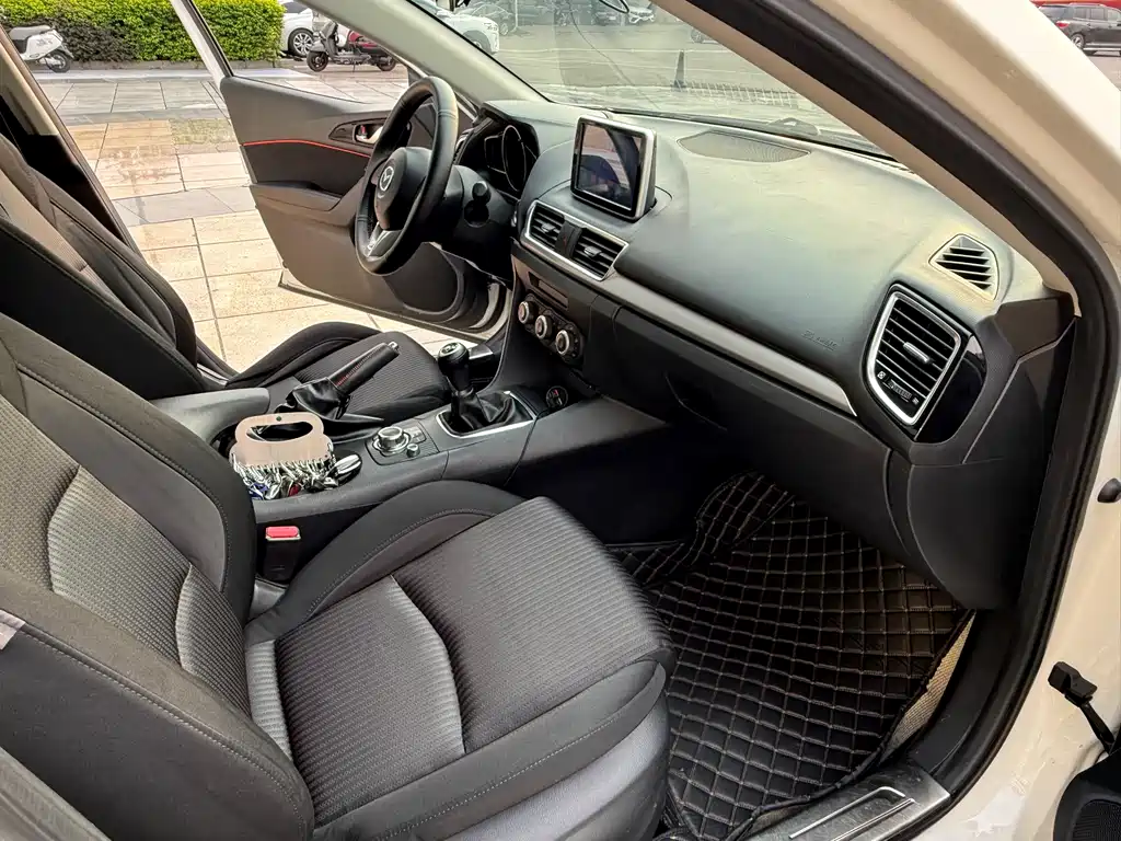 Mazda 3 Axela — миниатюра 17