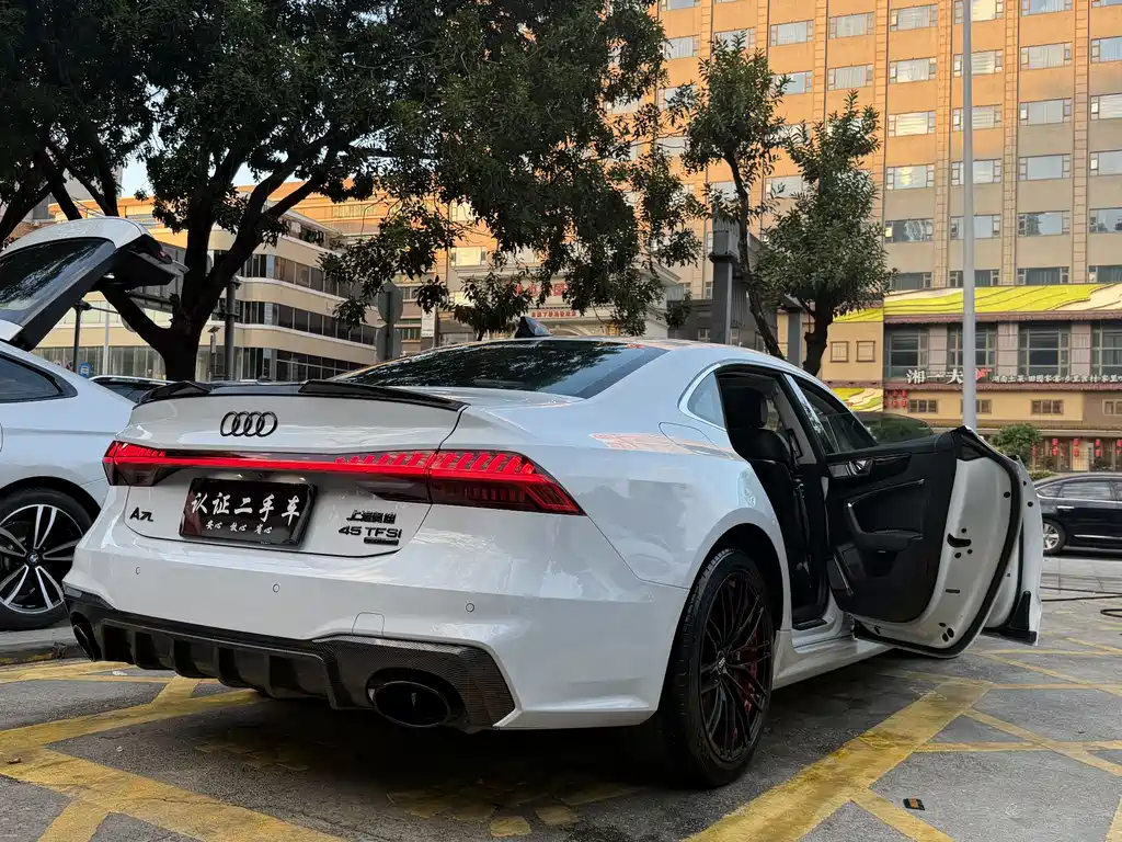AUDI A7L