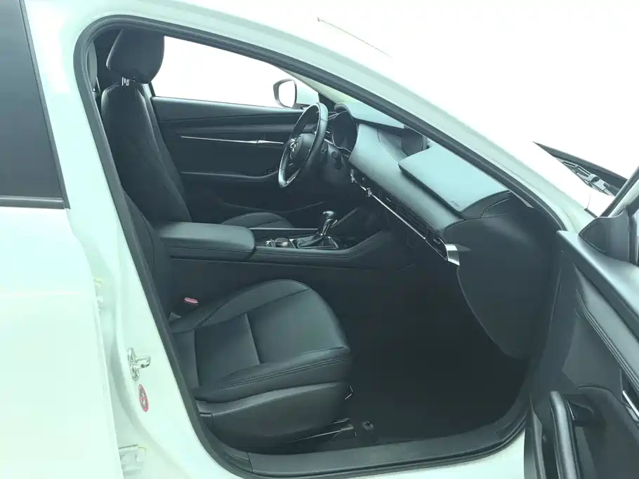 Mazda 3 Axela — миниатюра 8