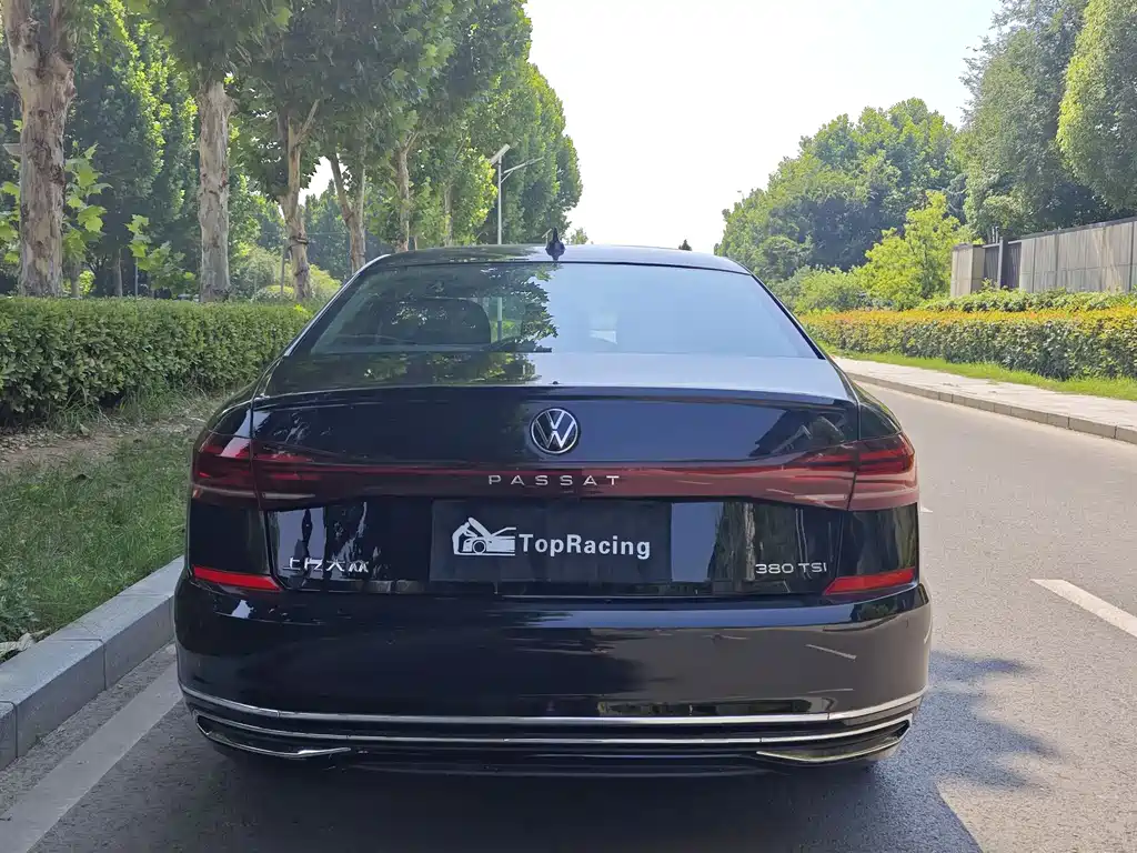 Volkswagen Passat 2026 330TSI Elite