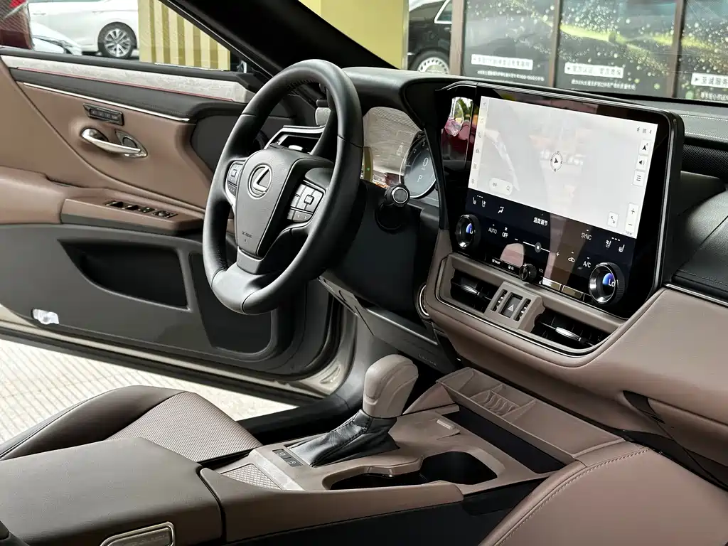 Lexus ES 2025 200 Premium