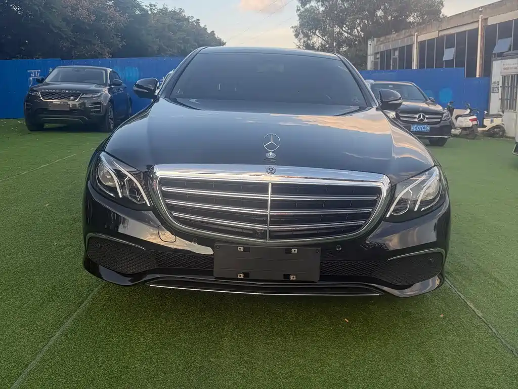 Mercedes-Benz E-Class — миниатюра 2