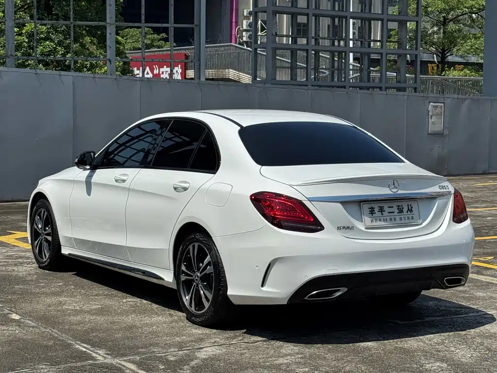 Mercedes-Benz C-Class — миниатюра 11