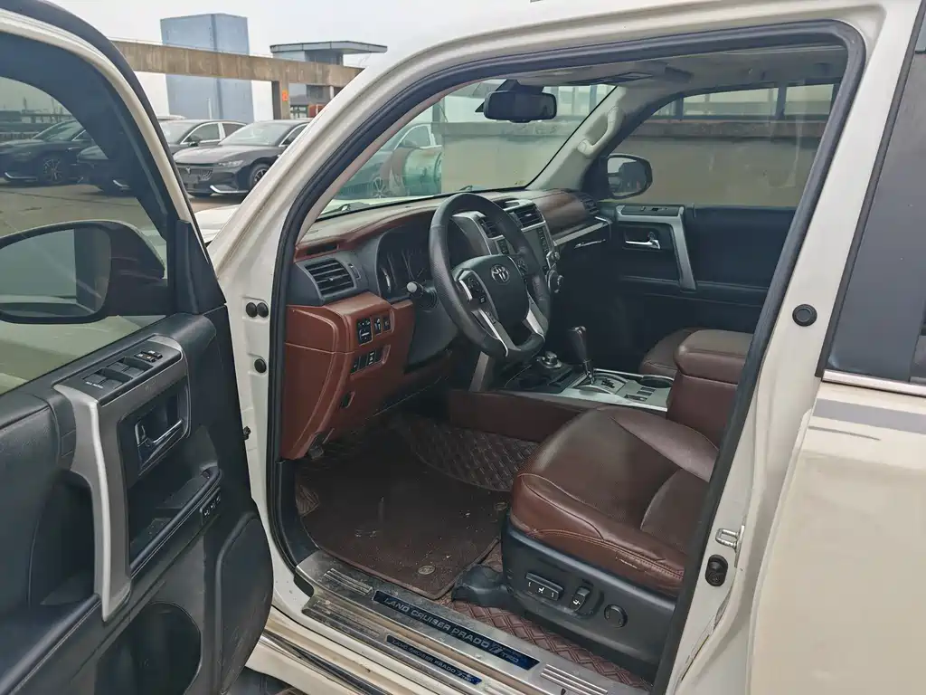 Toyota 4Runner 2020 4.0L AT