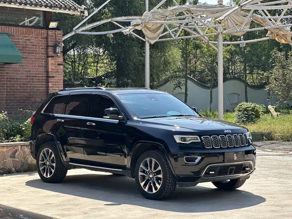 Jeep Grand Cherokee (Import) — миниатюра 3
