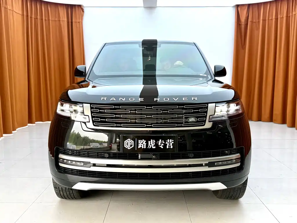Land Rover Range Rover 2024 3.0 L6 400PS Long Wheelbase мест