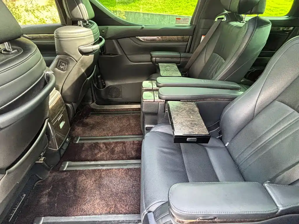 Toyota Vellfire 2020 2.5L HV Luxury