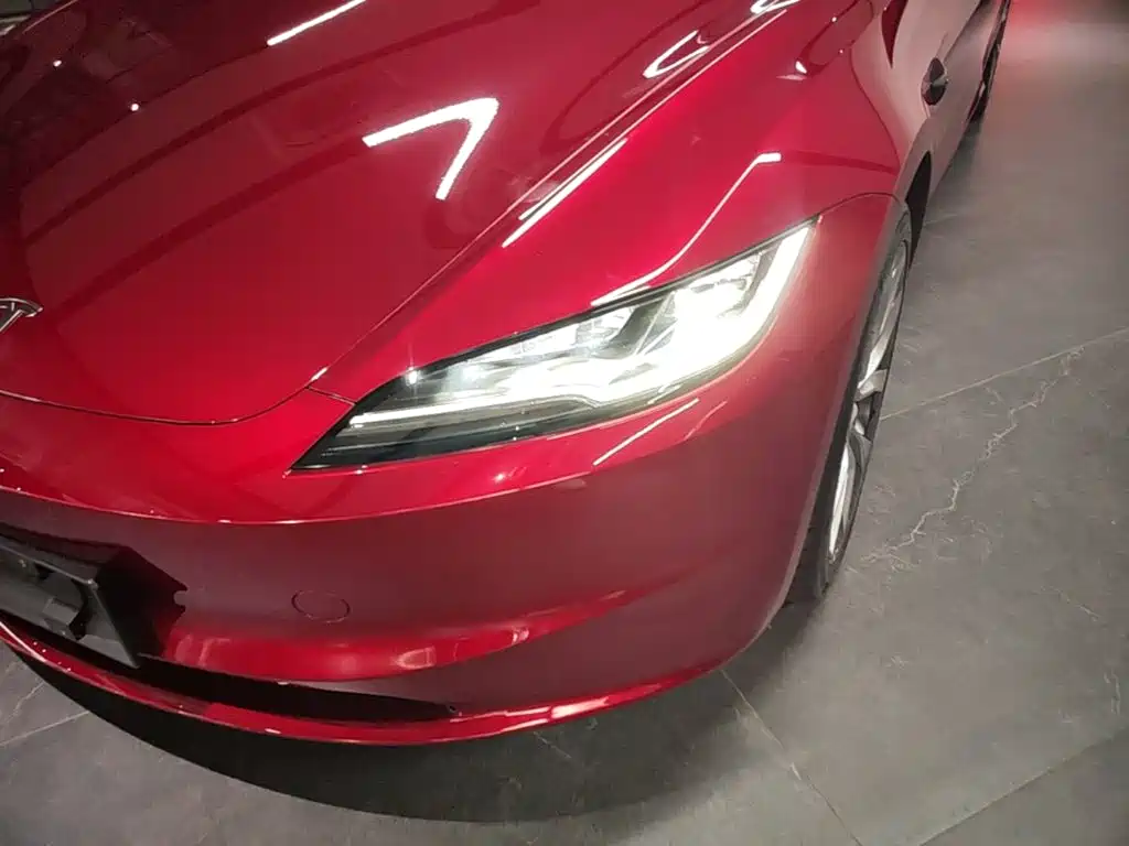 Tesla Model 3 — миниатюра 24