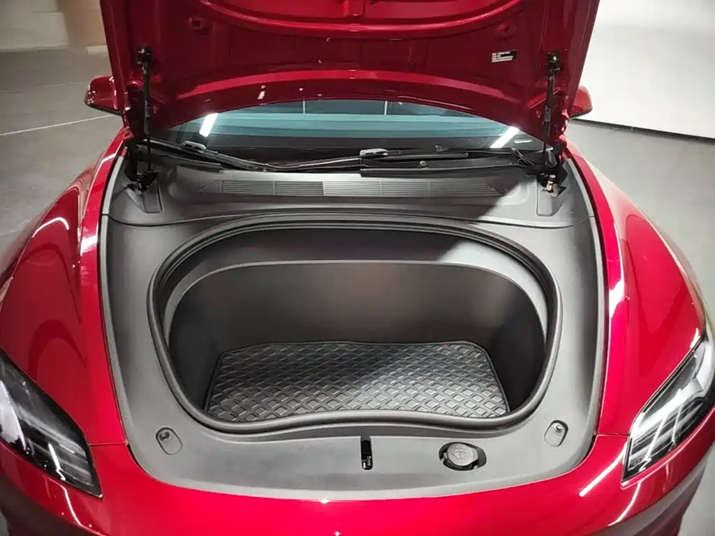 Tesla Model 3 — миниатюра 20