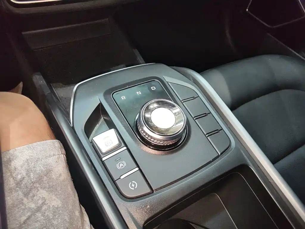 Geely New Energy — миниатюра 14