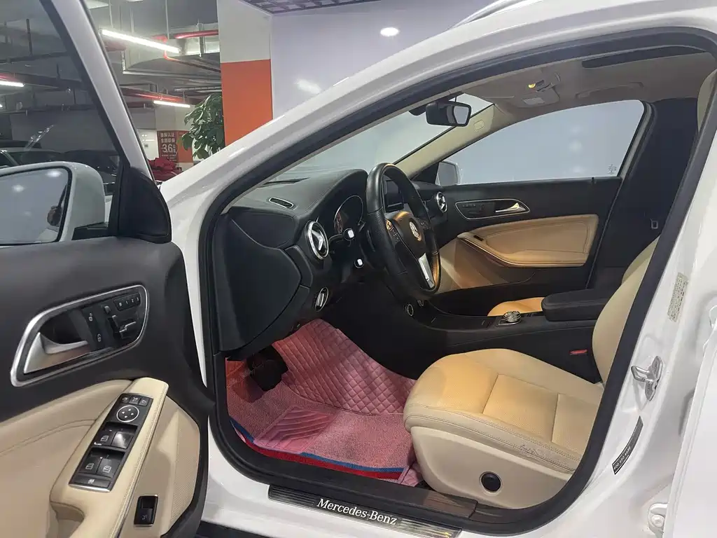 Mercedes-Benz GLA 2015 GLA 220 4MATIC Luxury