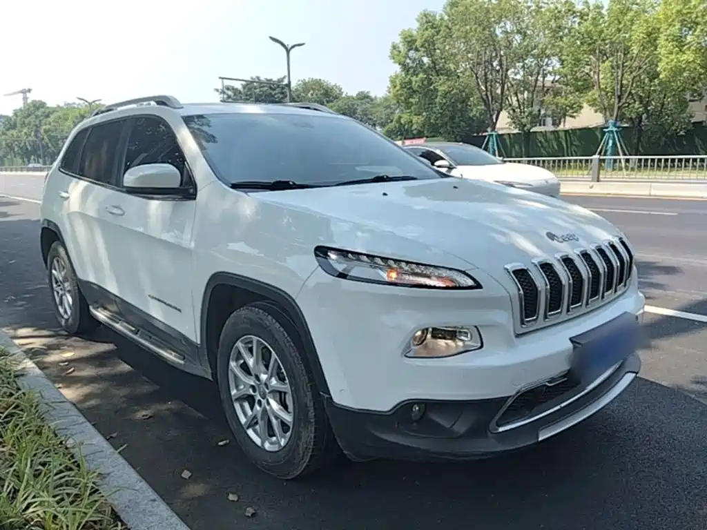 Jeep Cherokee — миниатюра 4