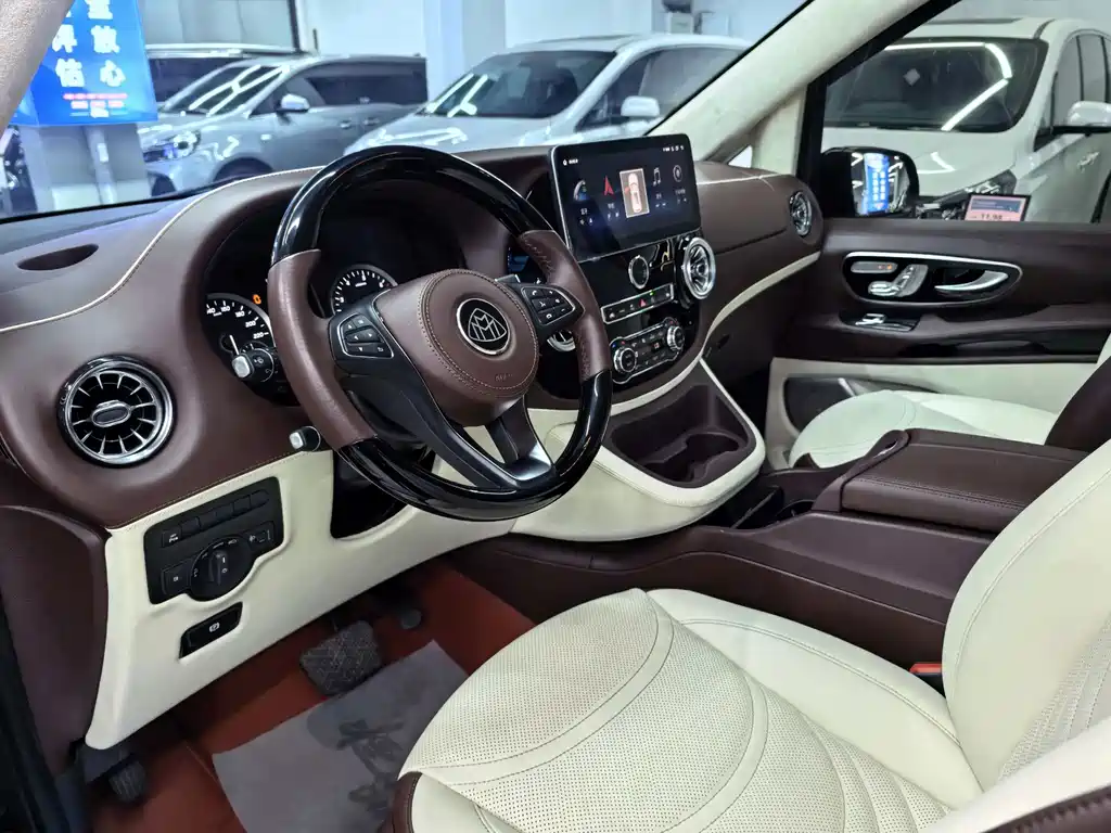 Mercedes-Benz Vito 2021 2.0T 7 мест