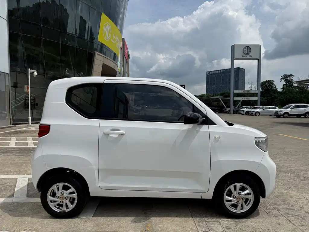 Wuling MINIEV — миниатюра 4