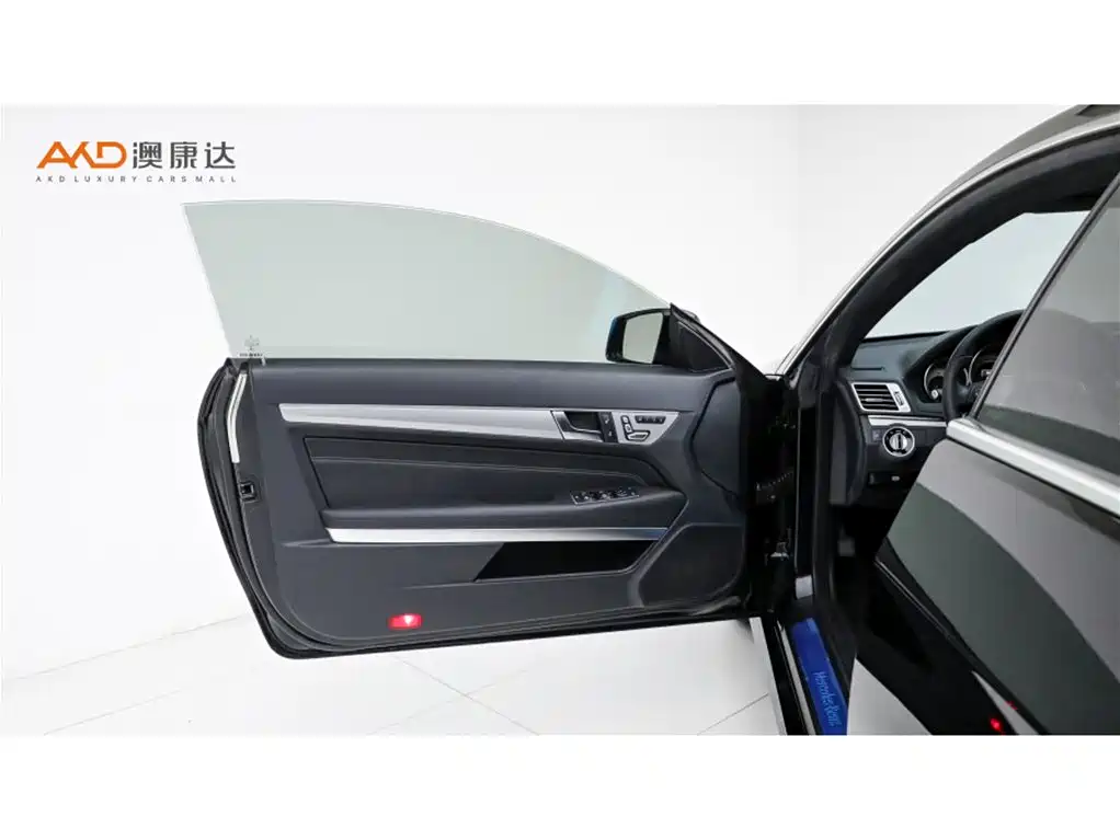 Mercedes-Benz E-Class (Import) — миниатюра 10