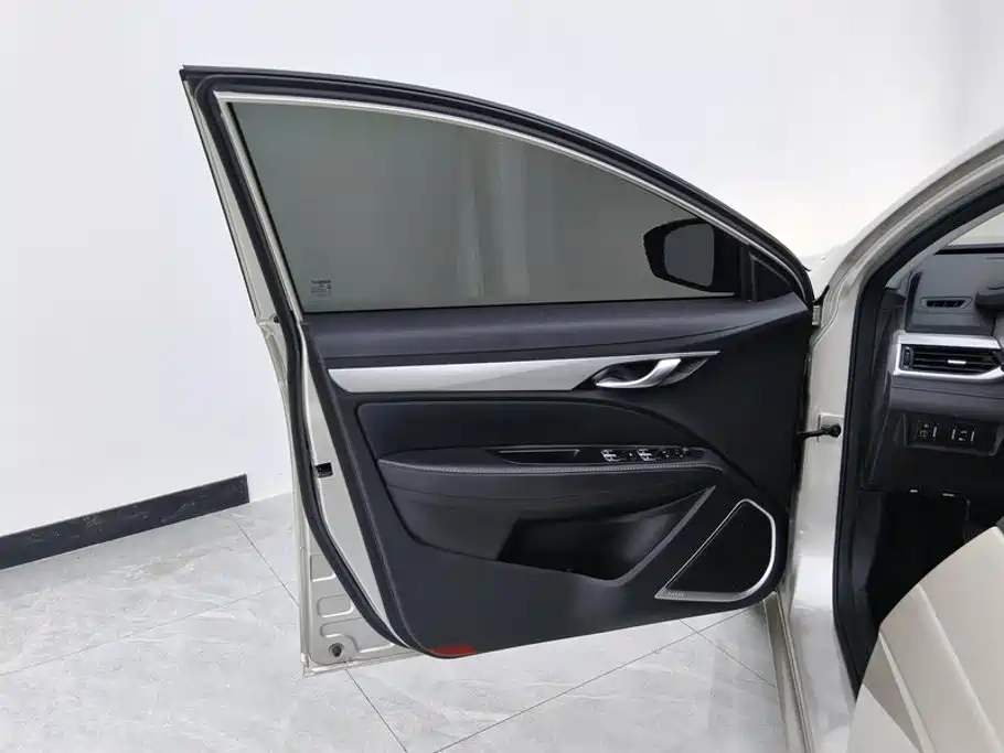 Geely Emgrand — миниатюра 7
