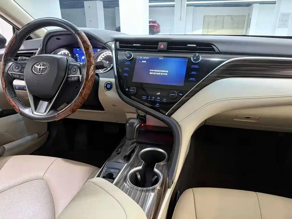 Toyota Camry — миниатюра 7