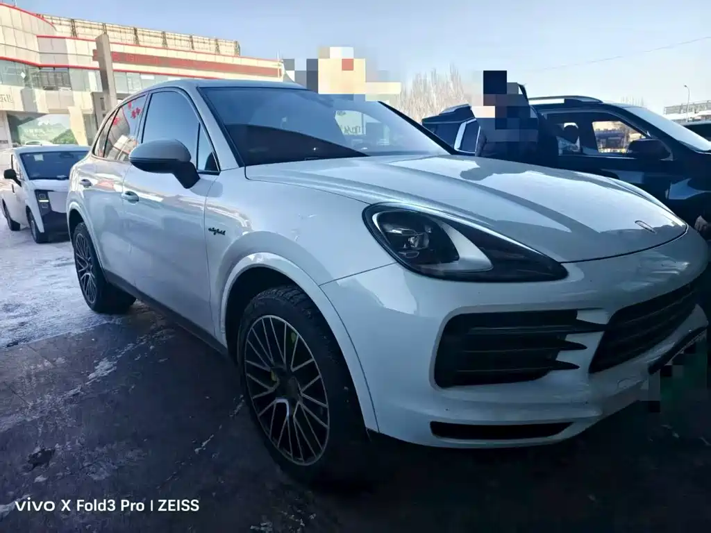 Porsche Cayenne Hybrid 2023