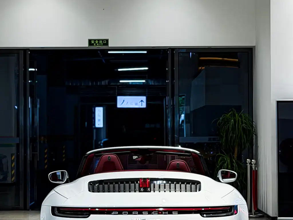 Porsche 911 2023 Carrera Cabriolet 3.0T