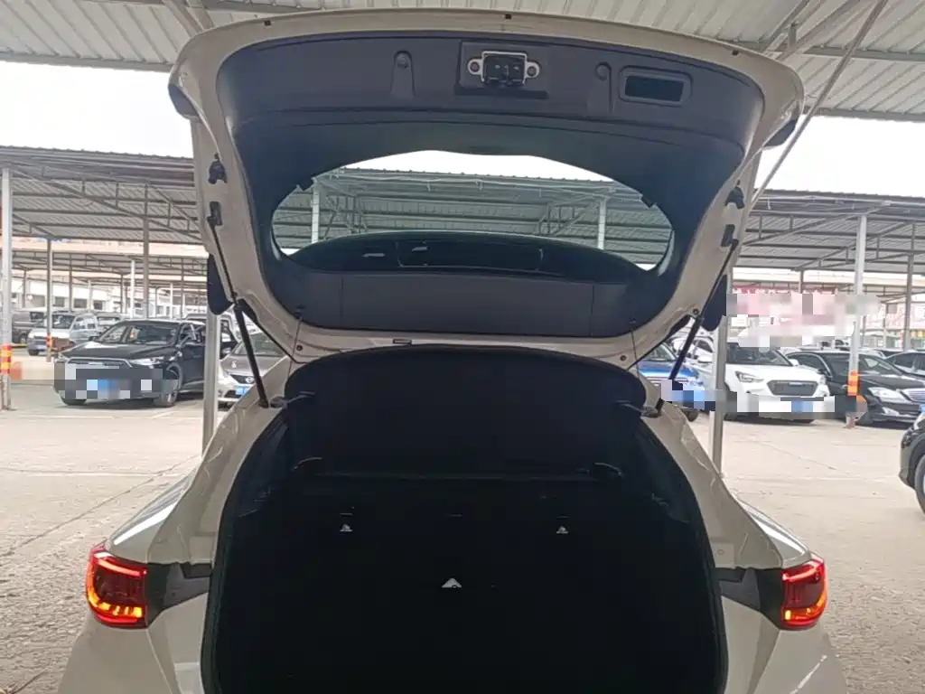 Infiniti QX30 — миниатюра 19