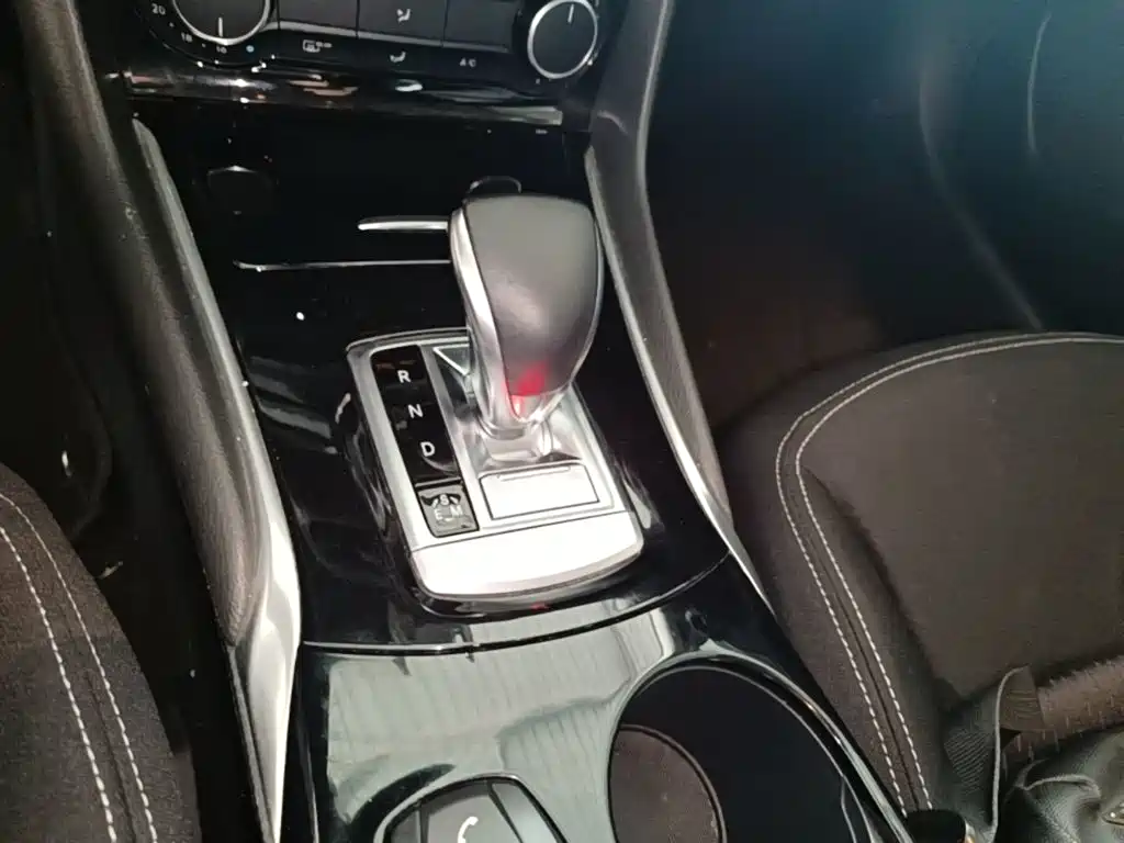 Infiniti QX30 — миниатюра 14