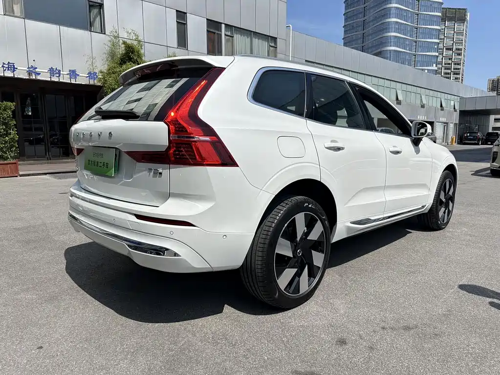 VOLVO XC60 PLUG IN HYBRID