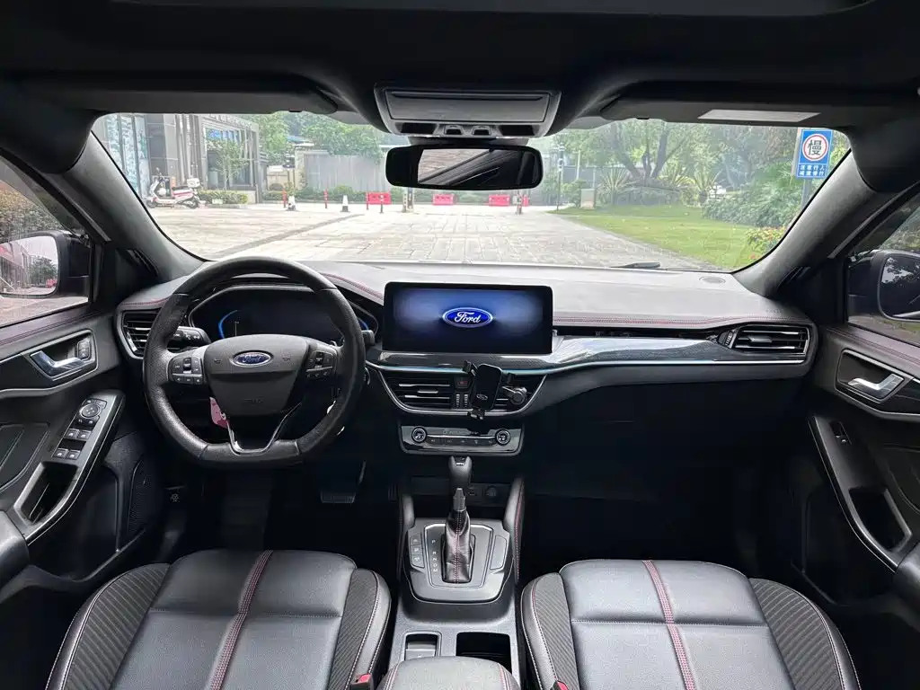 Ford Focus — миниатюра 5