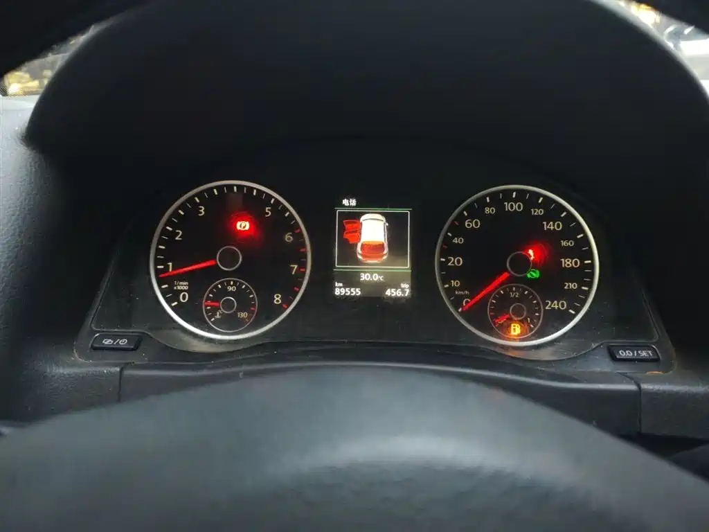 Volkswagen Tiguan 2015 1.8TSI AT Luxury
