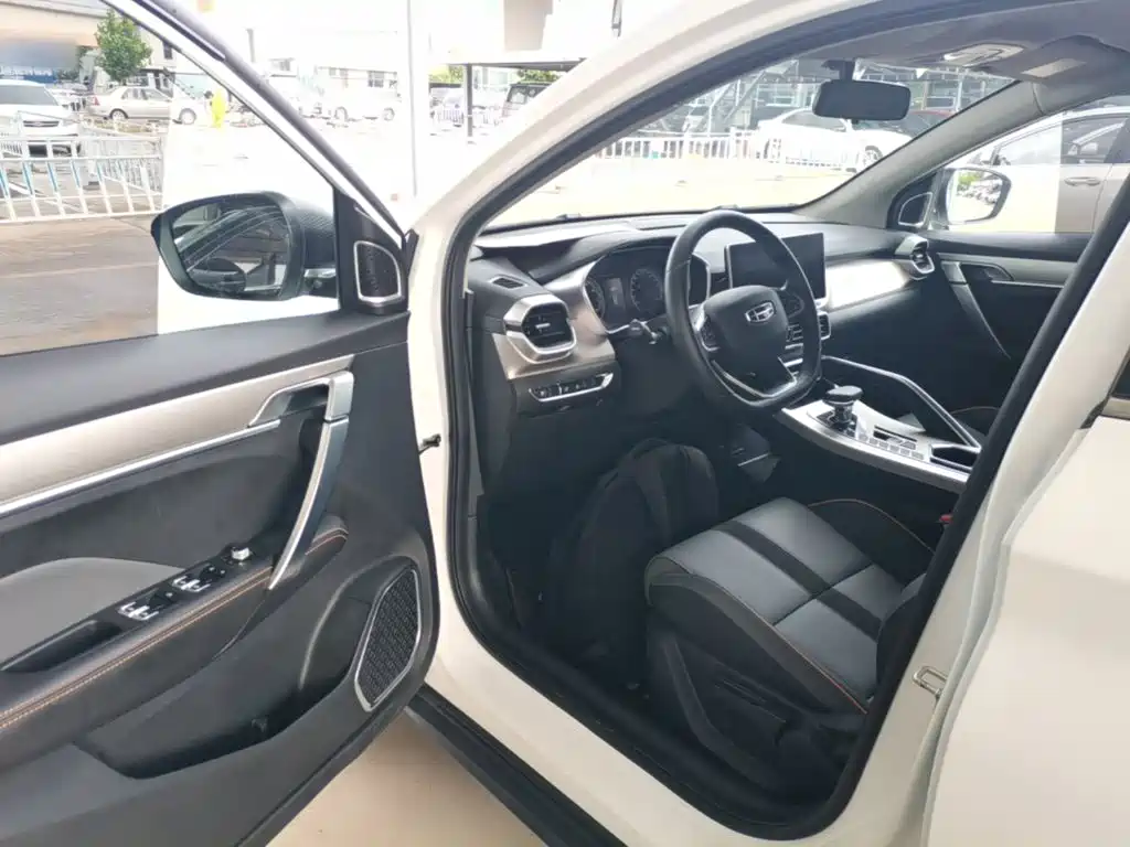 Geely Binyue — миниатюра 16