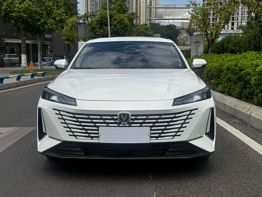Changan Eado — миниатюра 2
