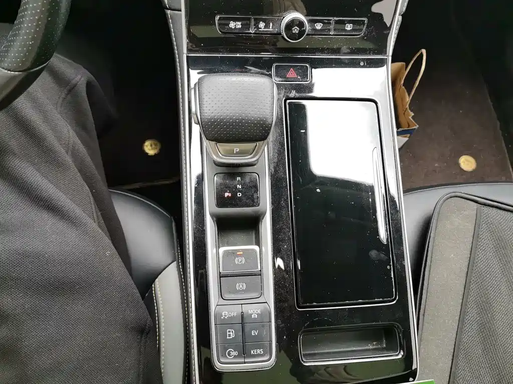 Roewe i6 MAX New Energy — миниатюра 15