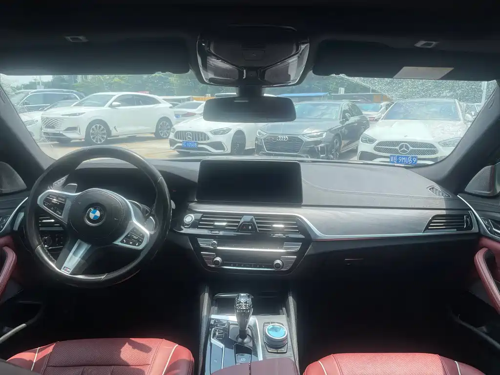 BMW 5 Series — миниатюра 4