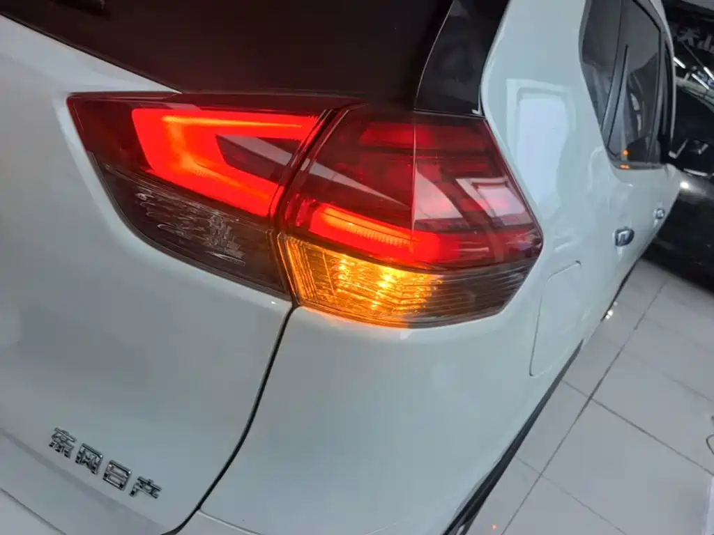 Nissan X-Trail — миниатюра 8