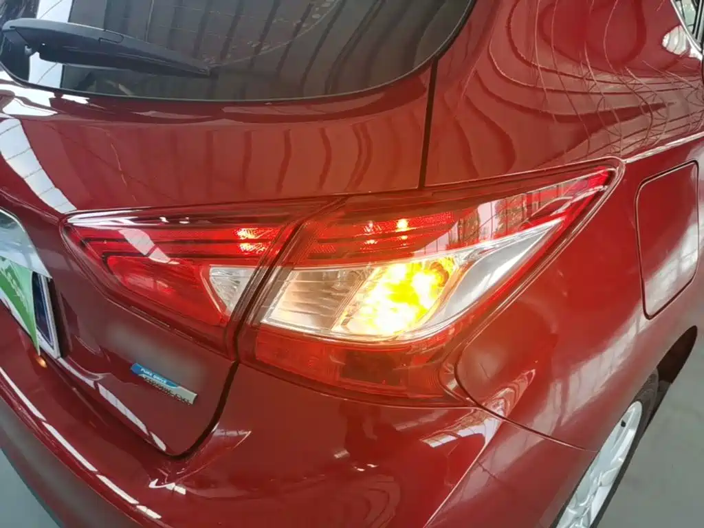 Nissan Tiida — миниатюра 8