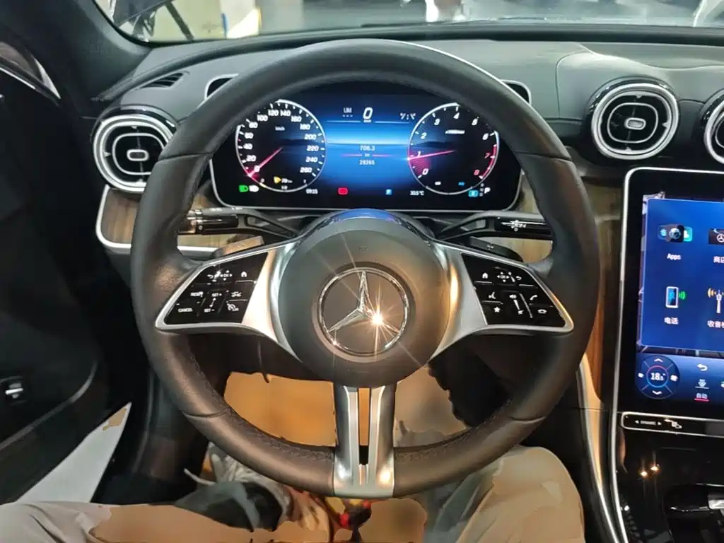 Mercedes-Benz C-Class — миниатюра 11