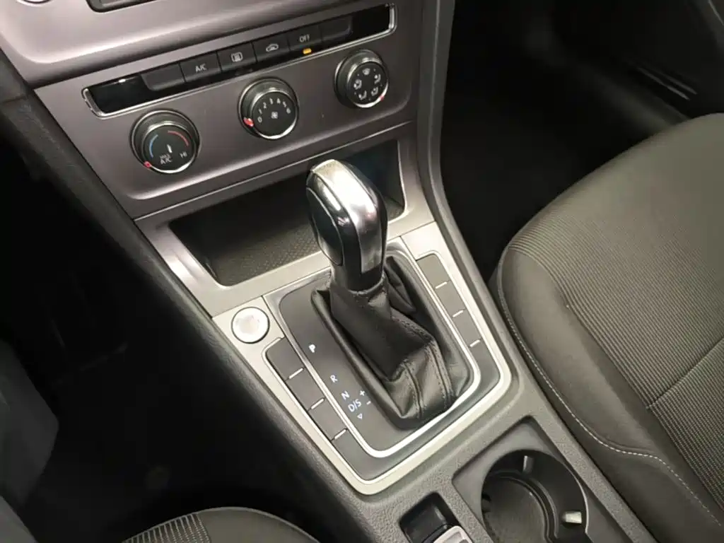 Volkswagen Golf — миниатюра 14