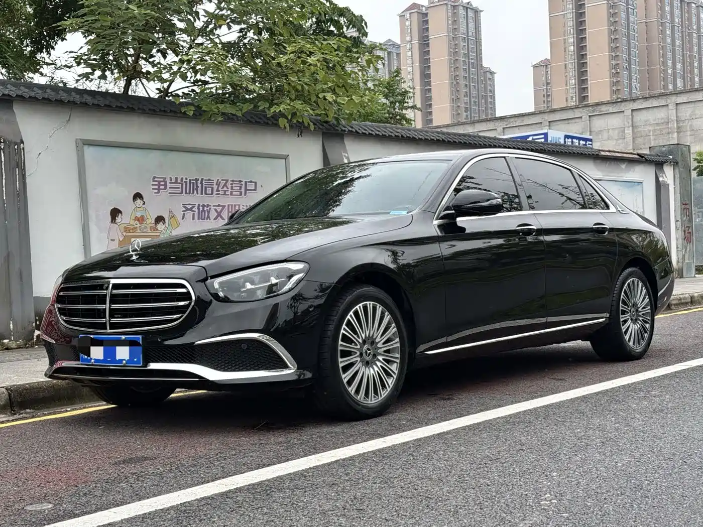 奔驰E级 2023款 E 300 L 豪华型 2023
