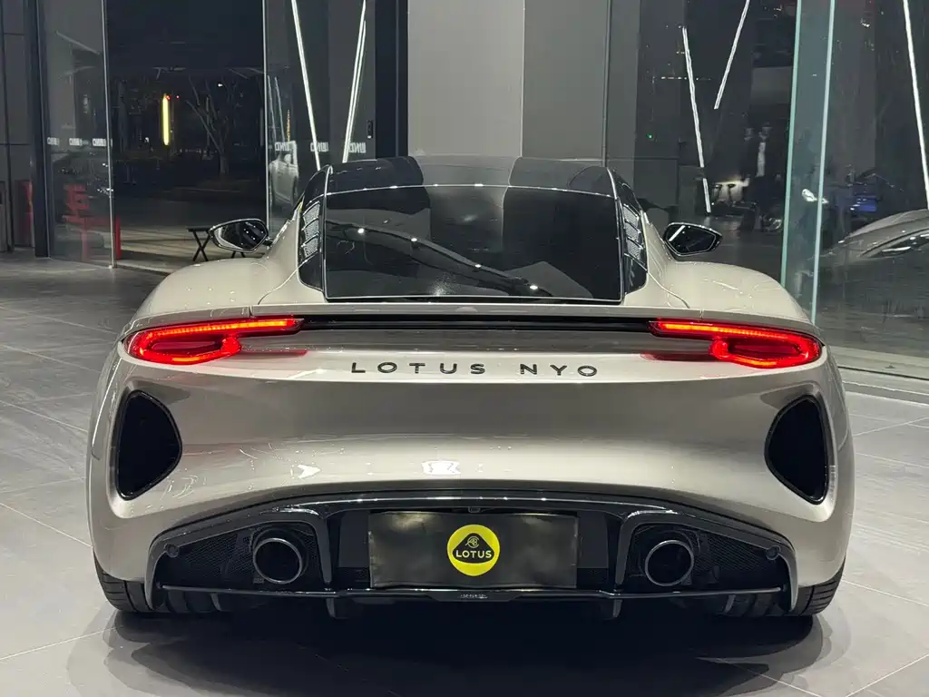 Lotus Emira — миниатюра 3